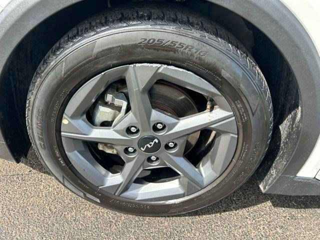 Used 2025 Kia K4 FWD image 50