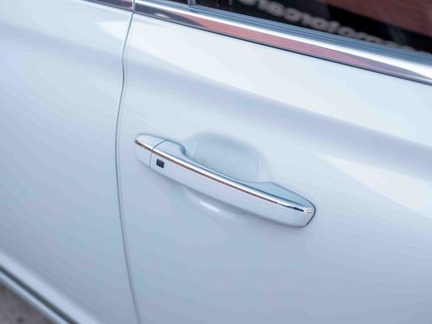 Used 2017 Genesis G90 5.0 Ultimate image 16