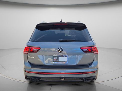 Used 2022 Volkswagen Tiguan SE R-Line FWD image 5