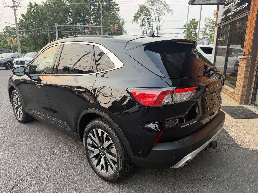 Used 2020 Ford Escape Titanium AWD/4WD image 3