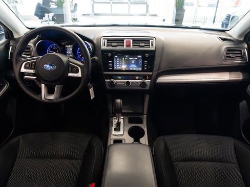 Used 2017 Subaru Outback 2.5i Premium image 9