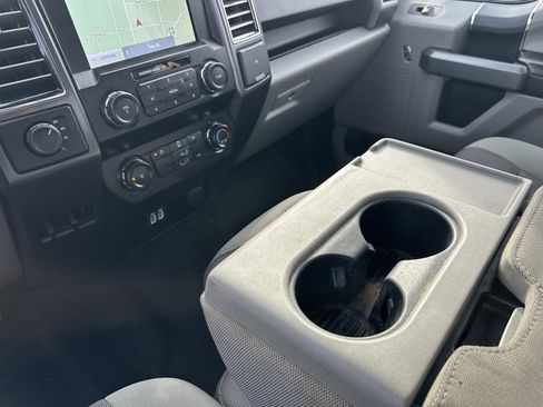 Used 2020 Ford F150 XLT image 32