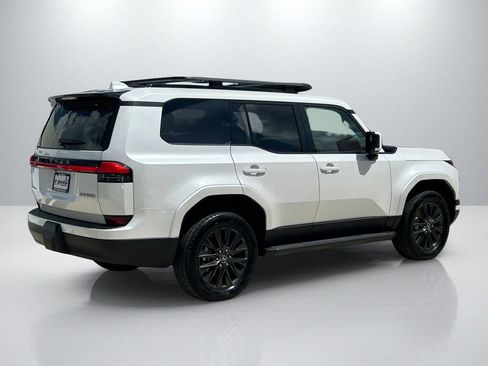 Used 2026 Lexus GX 550 w/ Accessory Package (2T) AWD/4WD image 4