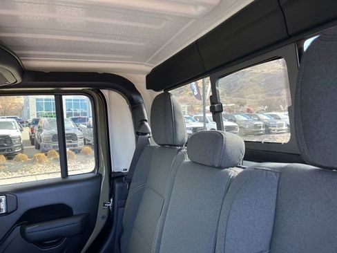 New 2026 Jeep Gladiator Sport image 18