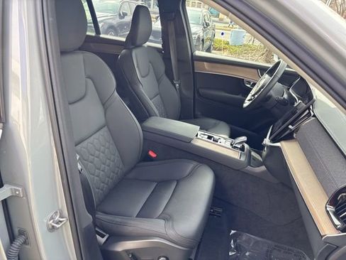Used 2025 Volvo XC90 B5 Plus image 17