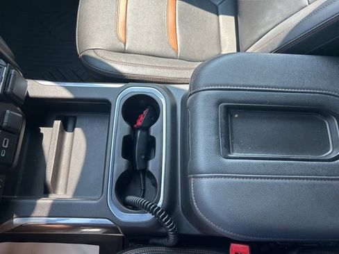 Used 2022 GMC Sierra 2500 AT4 w/ Snow Plow Prep/Camper Package image 17