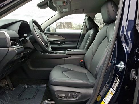 Certified 2024 Toyota Grand Highlander XLE image 14