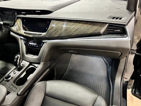Used 2022 Cadillac XT6 Premium Luxury FWD image 22