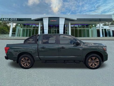 Used 2024 Nissan Titan SV w/ SV Bronze Edition Package RWD image 2