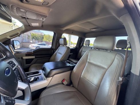 Used 2015 Ford F150 Lariat w/ Equipment Group 502A Luxury AWD/4WD image 11