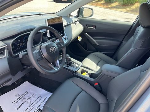Used 2026 Toyota Corolla Cross XLE w/ Convenience Package image 13
