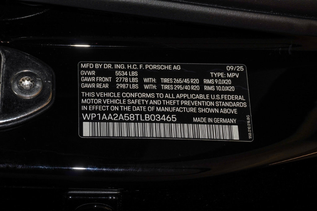 Certified 2026 Porsche Macan AWD/4WD image 29