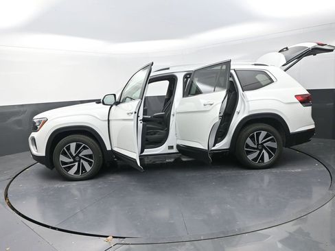 New 2026 Volkswagen Atlas SEL AWD/4WD image 32