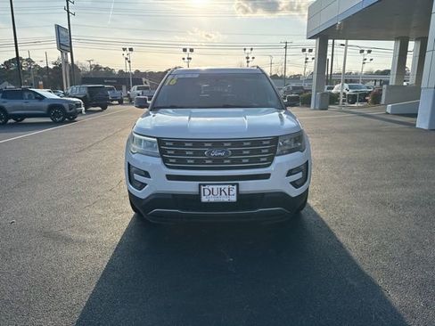 Used 2016 Ford Explorer XLT w/ Equipment Group 201A image 2