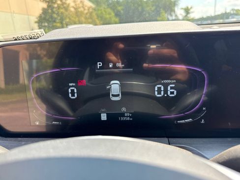 Used 2025 Kia Telluride AWD image 27