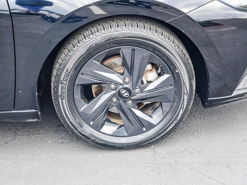 Used 2023 Hyundai Elantra SEL w/ Cargo Package image 11