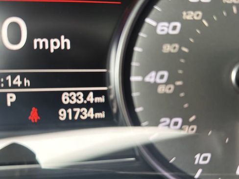 Used 2014 Audi S8 image 36