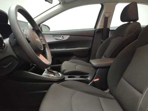 Used 2022 Kia Forte LXS w/ LXS Technology Package image 17