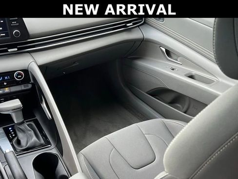 Certified 2025 Hyundai Elantra Sport image 15