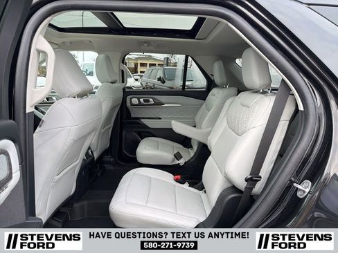 Used 2025 Ford Explorer Platinum w/ Ultimate Package image 33