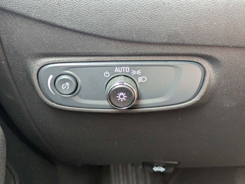 Used 2024 Chevrolet Equinox LT FWD image 23
