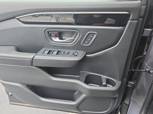 Used 2023 Honda Pilot Touring image 28