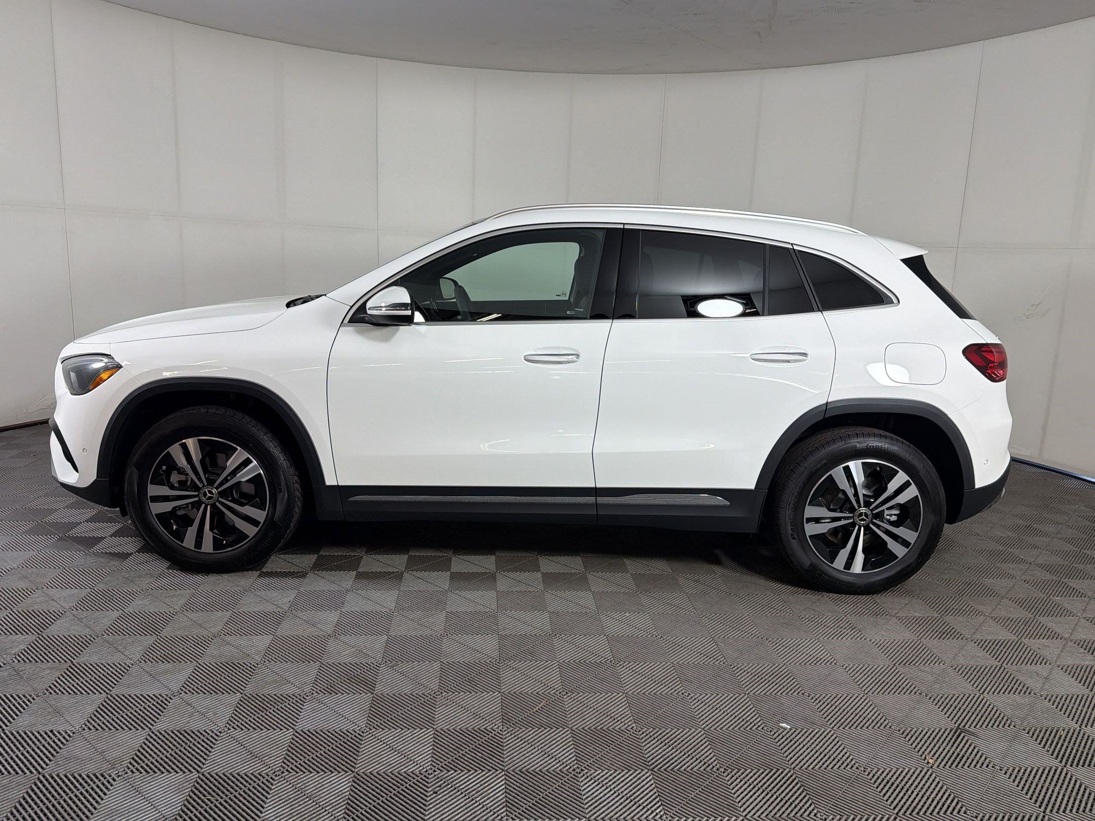 Used 2026 Mercedes-Benz GLA 250 4MATIC image 2