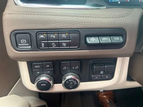Used 2023 GMC Yukon Denali w/ Max Trailering Package AWD/4WD image 15