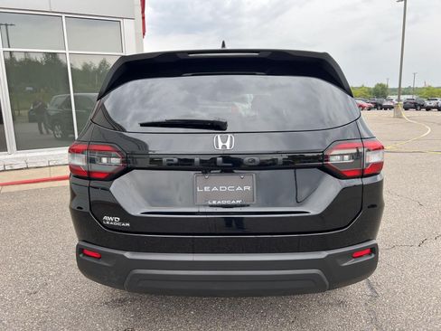 Used 2023 Honda Pilot LX image 10