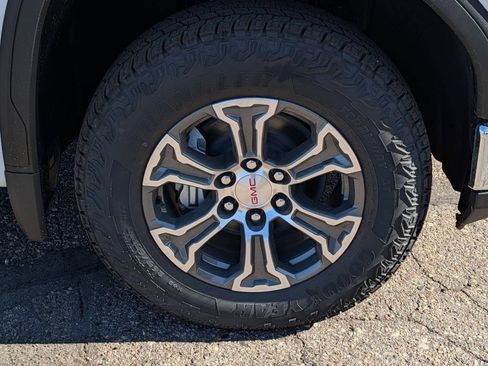 New 2026 GMC Sierra 1500 SLE AWD/4WD image 24