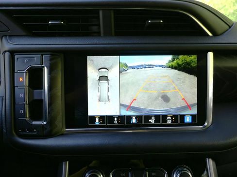 Used 2023 GMC Yukon Denali AWD/4WD image 23