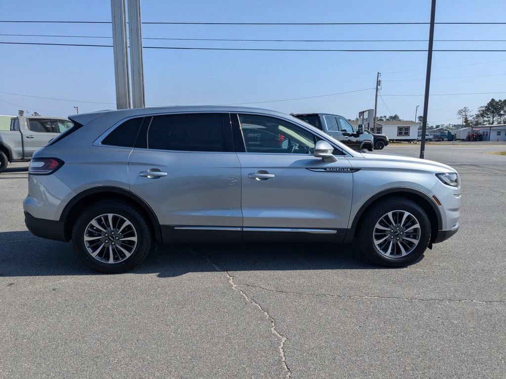 Used 2023 Lincoln Nautilus Reserve FWD image 3