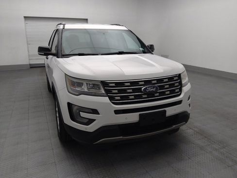 Used 2017 Ford Explorer XLT w/ Equipment Group 202A FWD image 14