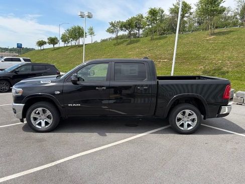 New 2026 RAM 1500 4x4 Quad Cab image 3