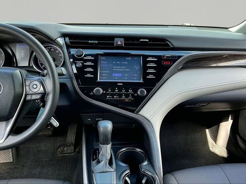 Used 2020 Toyota Camry LE FWD image 10