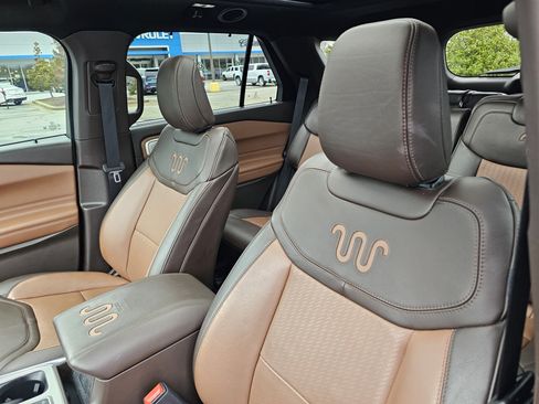 Used 2023 Ford Explorer King Ranch w/ Technology Package image 20