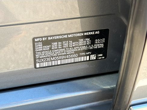 Used 2024 BMW X7 xDrive40i image 45