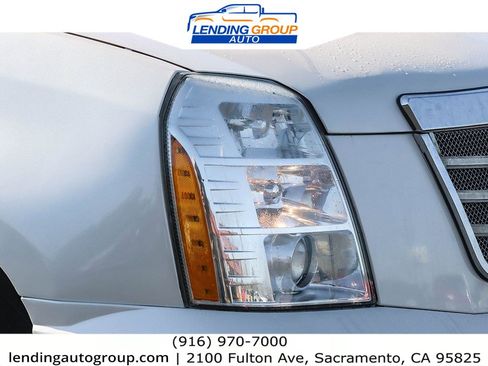 Used 2007 Cadillac Escalade AWD w/ Information Package image 7