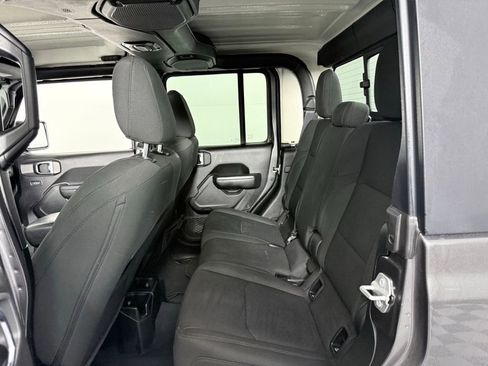 Used 2023 Jeep Gladiator Sport image 22