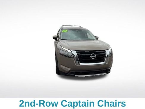 Used 2025 Nissan Pathfinder Platinum image 10