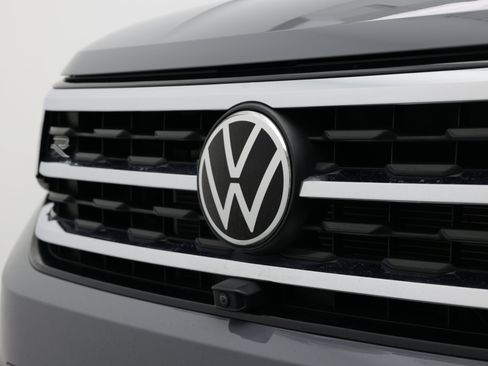 Used 2023 Volkswagen Atlas Cross Sport SEL Premium R-Line AWD/4WD image 8