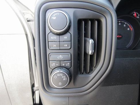 Used 2019 Chevrolet Silverado 1500 Custom Trail Boss w/ Custom Convenience Package image 18