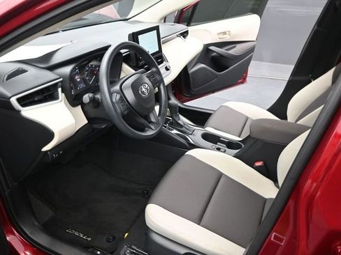 Used 2025 Toyota Corolla LE image 5