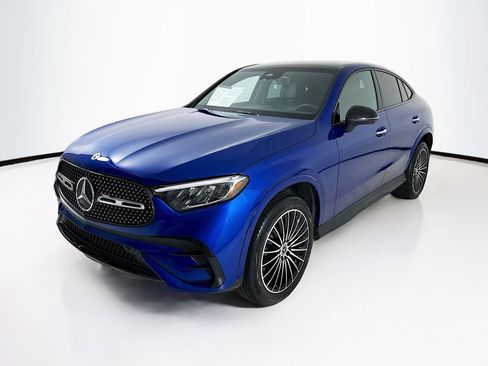 Used 2025 Mercedes-Benz GLC 300 4MATIC image 3
