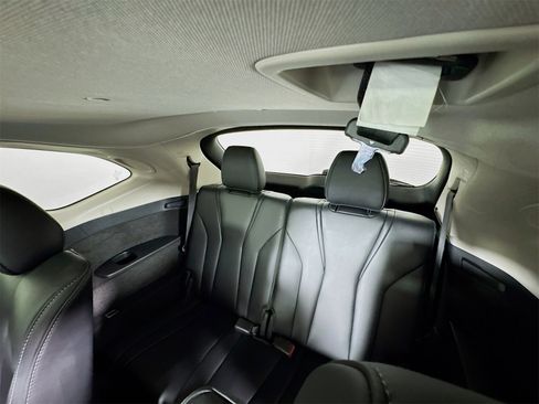 Used 2025 Acura MDX w/ Technology Package image 23