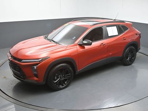 Used 2024 Chevrolet Trax ACTIV w/ Sunroof Package image 44