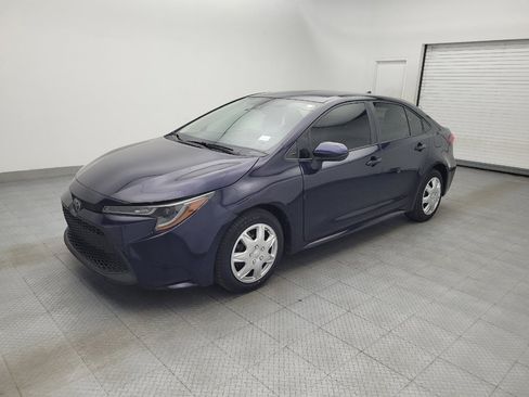 Used 2021 Toyota Corolla LE FWD image 2