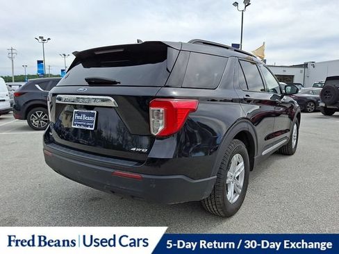 Used 2023 Ford Explorer XLT AWD/4WD image 16