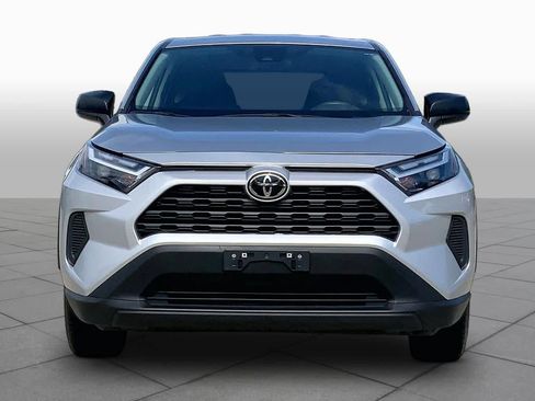 Used 2024 Toyota RAV4 LE FWD image 4