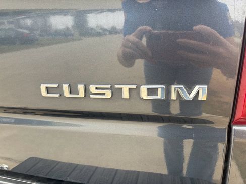 Used 2020 Chevrolet Silverado 1500 Custom w/ Custom Value Package image 10